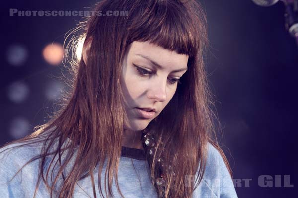 ANGEL OLSEN - 2014-08-14 - SAINT MALO - Fort de St Pere - Scene des Remparts - 